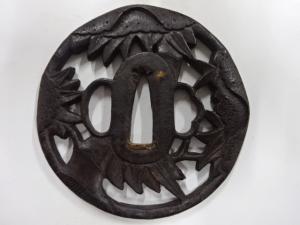 鉄地　笹　透かし　鍔